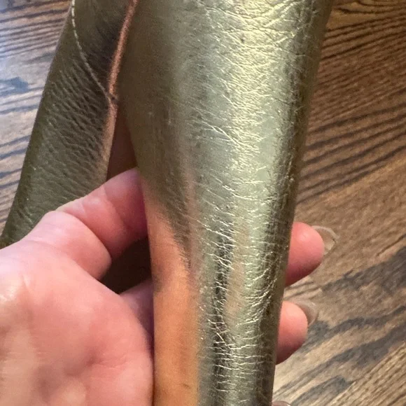 Dolce & Gabbana Metallic Gold High Heel Pumps with Buckle Detail. Size 40 - Picture 5 of 10